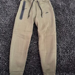 Khaki Nike Tech Fleece Sweatpants
